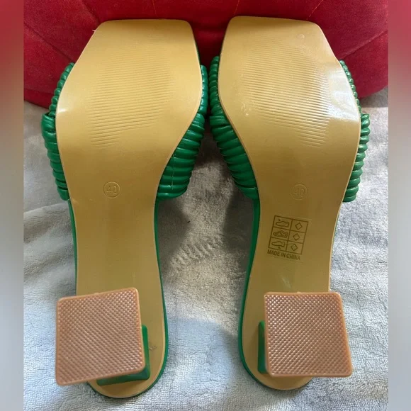 unique green sandals! 💚🍋🟩 - Picture 4 of 6